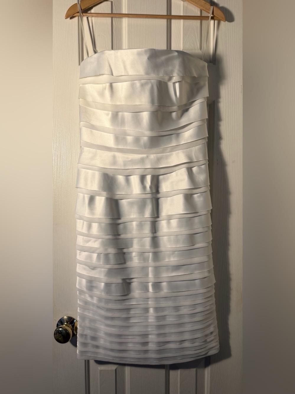 White House Black Market White Tiered Strapless Women's Dress. Sz 8
